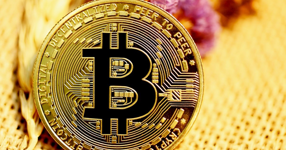 Bitcoin cryptocurrency market charts and trading